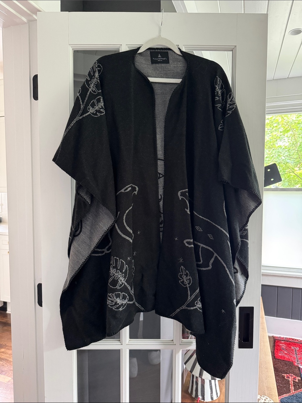 Reversible Black & Gray Nature Motif Cape by Tuluminati Mexico